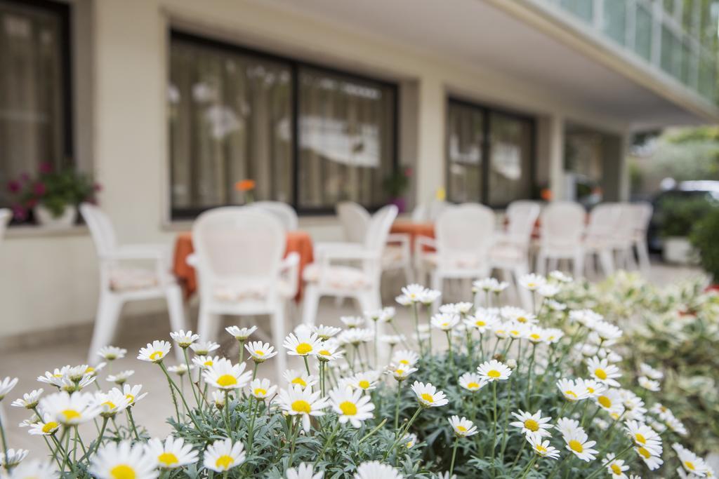 Hotel Villa Tosi Bellaria-Igea Marina Ngoại thất bức ảnh