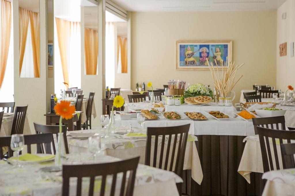 Hotel Villa Tosi Bellaria-Igea Marina Ngoại thất bức ảnh