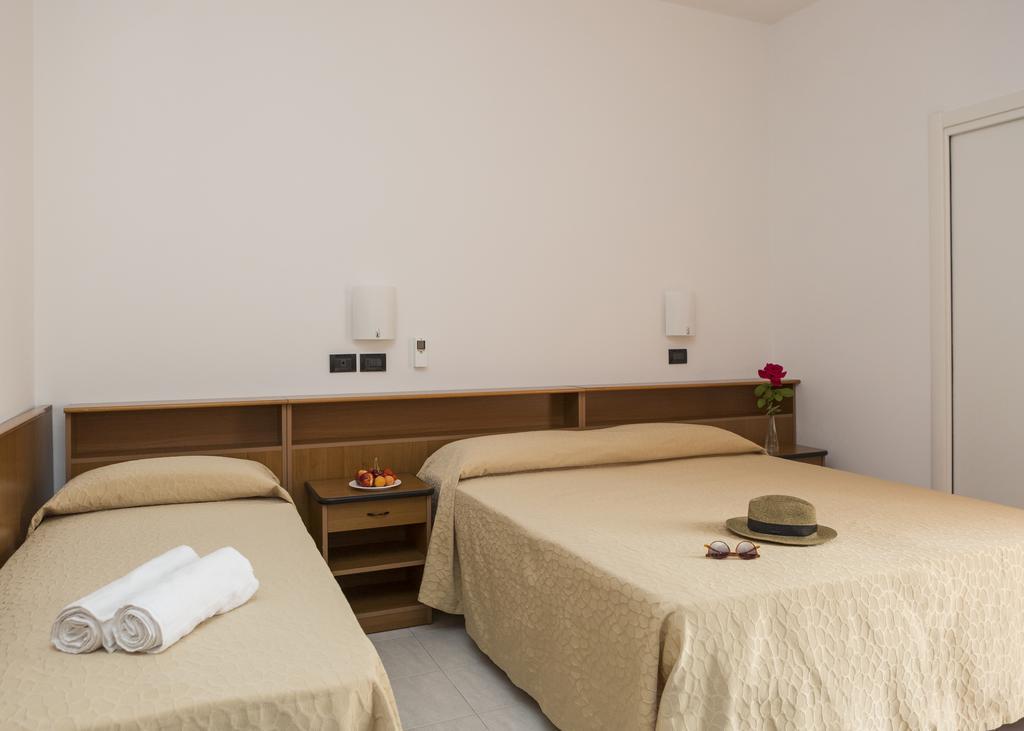 Hotel Villa Tosi Bellaria-Igea Marina Phòng bức ảnh